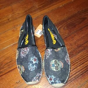 Loudmouth Lucky Sugar Skull shoes size 6 NWT